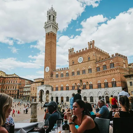 Apartment Asso Di Picche Siena